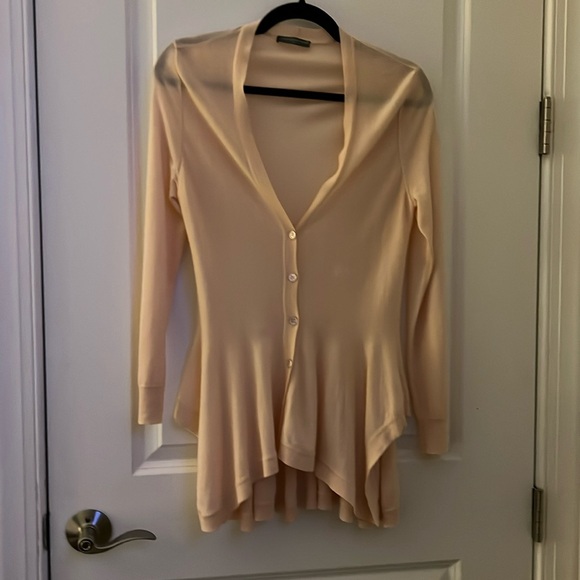 Alexander McQueen  L  cream long sleeved front buttoned cardigan. Hi-low - Picture 1 of 6